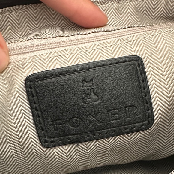 Chic Black Leather Shoulder Bag - Picture 2 of 8